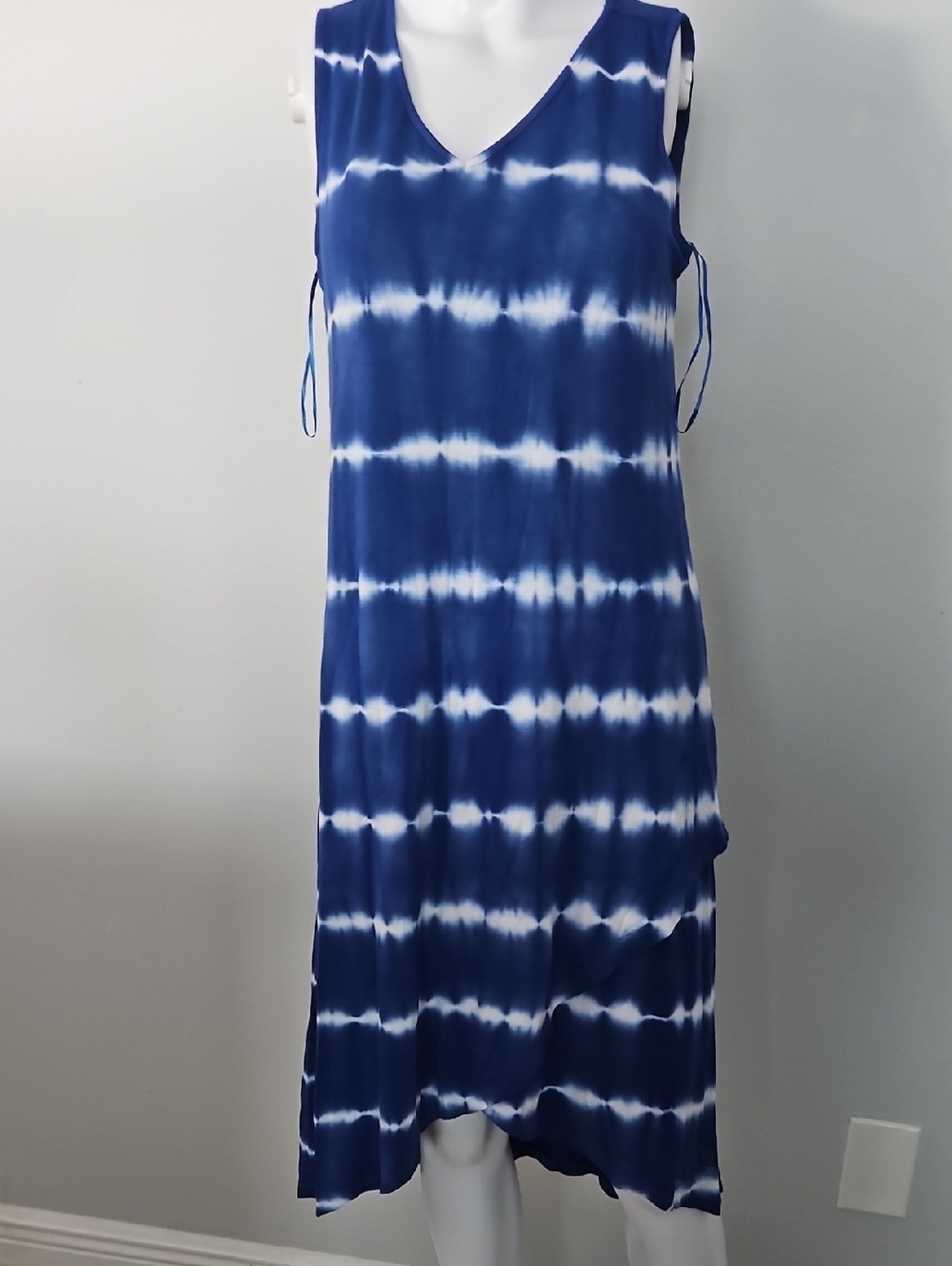 NWT Sleeveless Blue Tie-Dye V-Neck Maxi Dress By Design History Medium